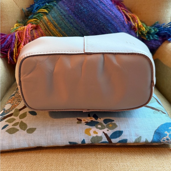 NWOT Portland Leather Large Devan - Picture 3 of 6